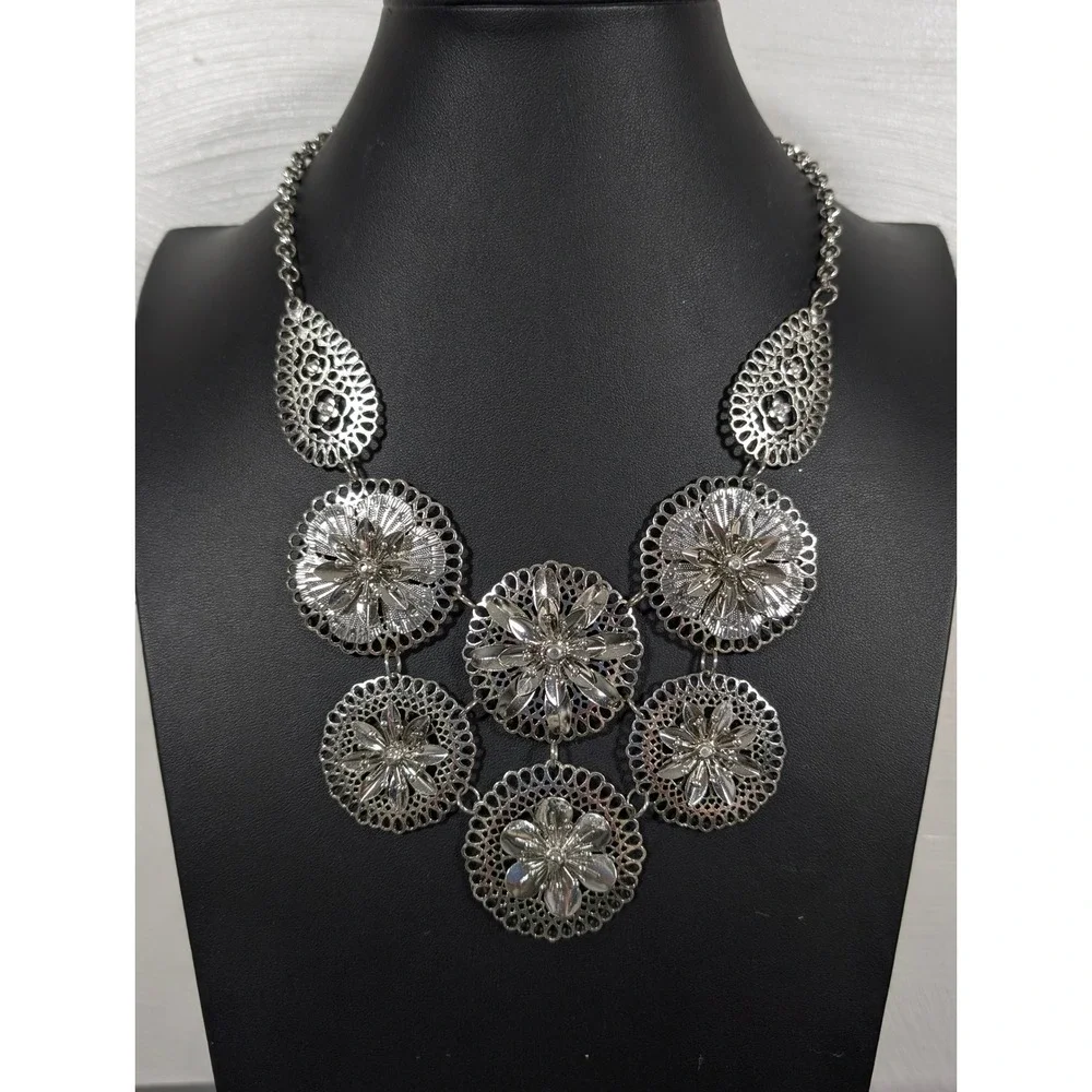 Charming Charlie Silver Tone Flower Statement Bib Necklace Metal Floral 21
